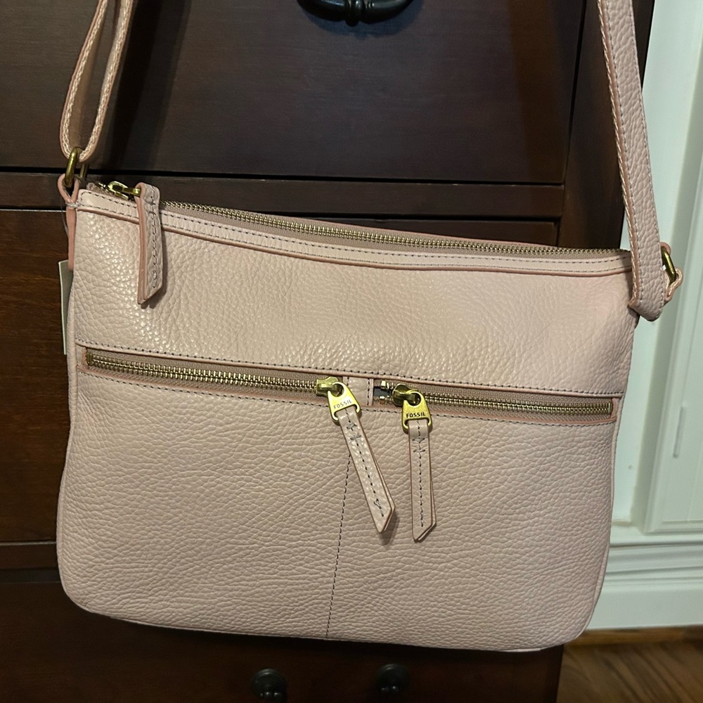 NWT Fossil Pebbled Leather Crossbody Bag in Light Pink